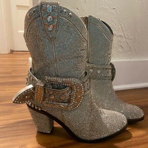 Dolls Kill Icy Sheriff Rhinestone Cowboy boots!
